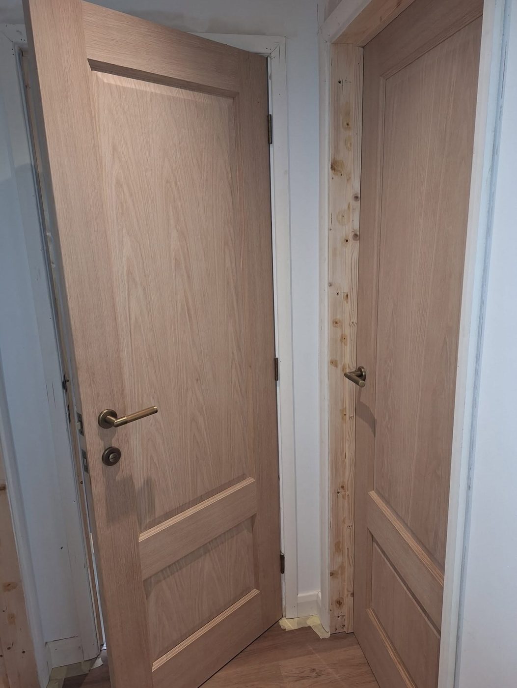 Oak veneer door
