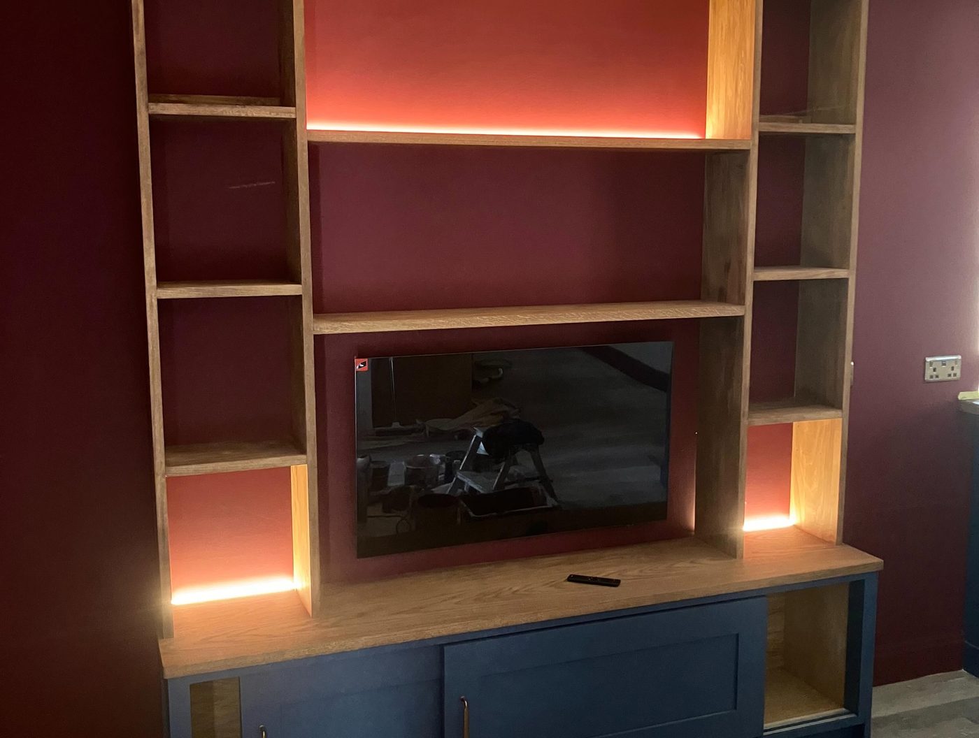 Fitted media unit