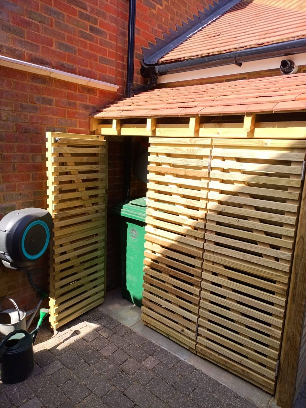 Slatted timber screen